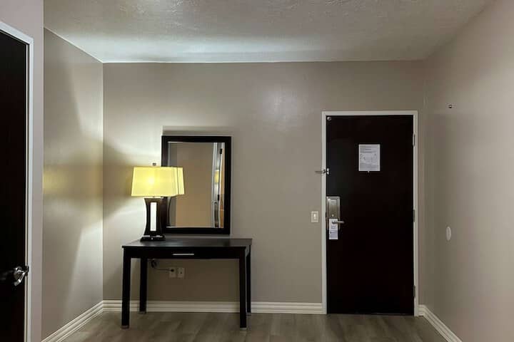 Room 16 of 31