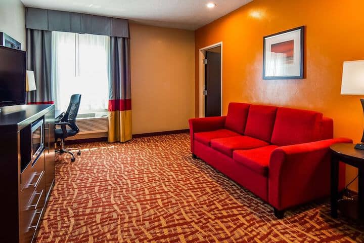 Room 13 of 31